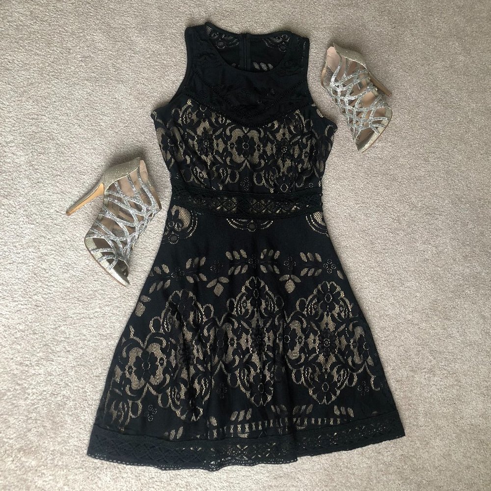 Formal cocktail party black/nude lace dress size medium